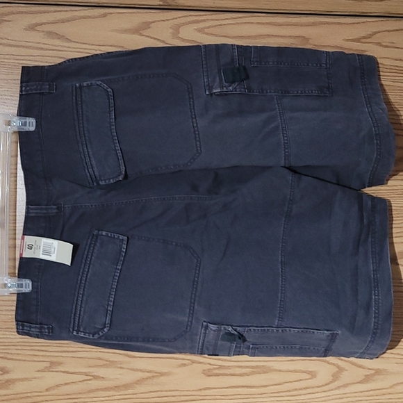 UnionBay Young Men's Cargo Shorts - Picture 2 of 3